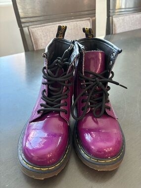 Dr. Martens Kids 13. Purple Patent Leather
